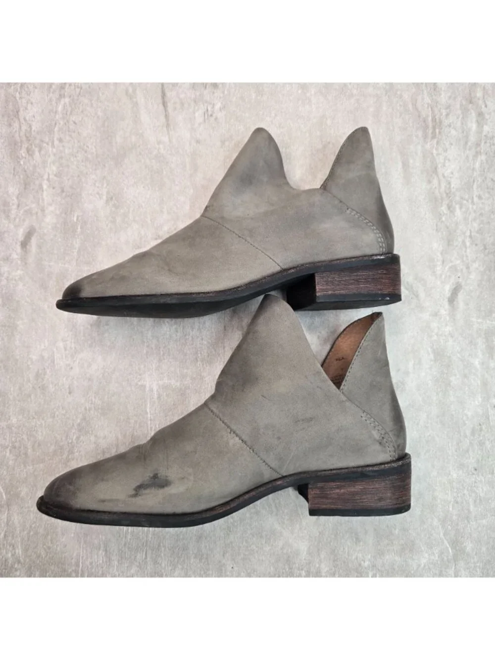 Steve Madden Ankle Booties Size 7 Gray Distressed Leather Low Heel Western Boots